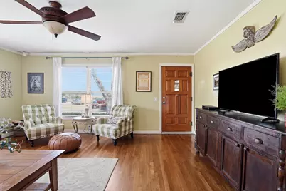 309 N Travis Street, Granbury, TX 76048 - Photo 8