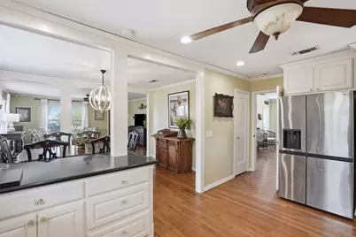 309 N Travis Street, Granbury, TX 76048 - Photo 6