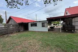 311 S Cedar St, Seymour, TX 76380 - Photo 16