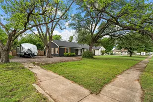 315 S Avenue G, Clifton, TX 76634 - Photo 1
