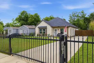 5608 King Ct, Fort Worth, TX 76112 - Photo 2