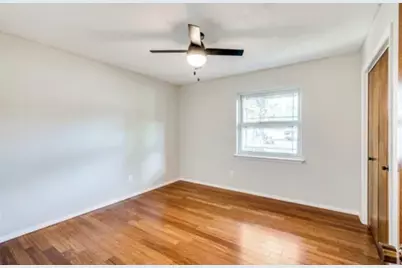 802 Wilshire Court, Arlington, TX 76012 - Photo 10