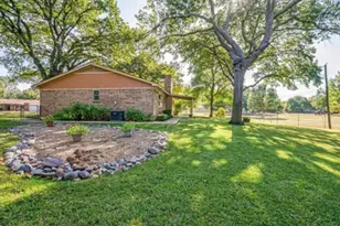 802 Wilshire Ct, Arlington, TX 76012 - Photo 12