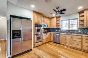 802 Wilshire Ct, Arlington, TX 76012 - Photo 4