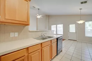1405 Cedar Springs Dr, Allen, TX 75002 - Photo 10