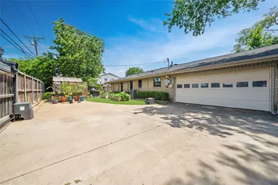 1305 Savannah Drive, Irving, TX 75062 - Photo 16