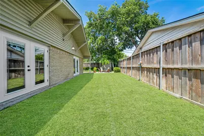 1305 Savannah Drive, Irving, TX 75062 - Photo 18