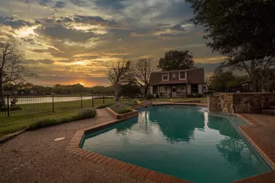 210 N Forest Lane, Double Oak, TX 75077 - Photo 10