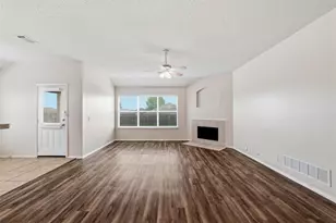 1516 Shady Shores Dr, Glenn Heights, TX 75154 - Photo 8