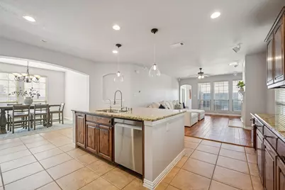 520 Eastland Drive, Lewisville, TX 75056 - Photo 8