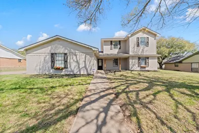 216 Hillside Drive, Hewitt, TX 76643 - Photo 1