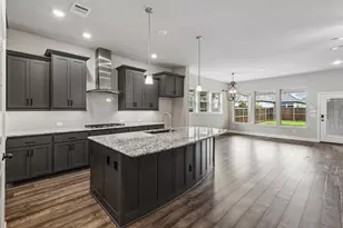 4717 Beaver Creek Dr, Arlington, TX 76005 - Photo 2