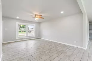 13634 Pyramid Dr, Farmers Branch, TX 75234 - Photo 8