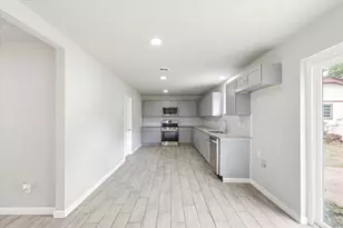 13634 Pyramid Dr, Farmers Branch, TX 75234 - Photo 10
