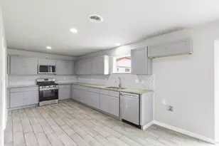 13634 Pyramid Dr, Farmers Branch, TX 75234 - Photo 12