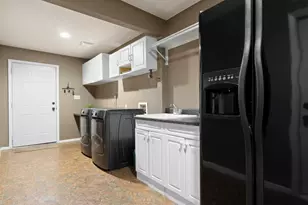 3402 Marsh Ln, Grapevine, TX 76051 - Photo 36