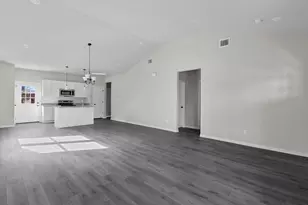 1832 E Broadway Ave, Fort Worth, TX 76104 - Photo 4