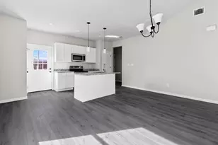 1832 E Broadway Ave, Fort Worth, TX 76104 - Photo 8