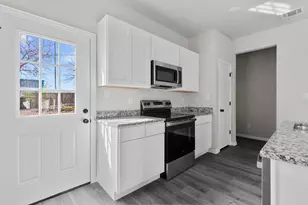 1832 E Broadway Ave, Fort Worth, TX 76104 - Photo 10