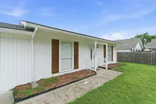 1032 Greg St, Azle, TX 76020 - Photo 10