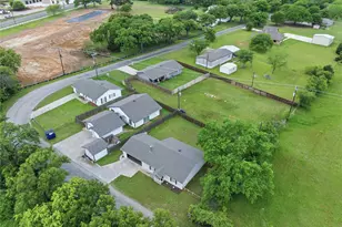 1032 Greg St, Azle, TX 76020 - Photo 2