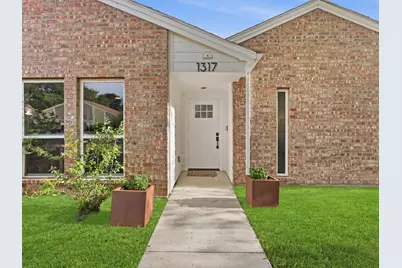 1317 Lark Lane, Lewisville, TX 75077 - Photo 2