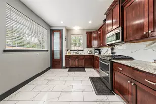 1205 N 17th St, Waco, TX 76707 - Photo 8