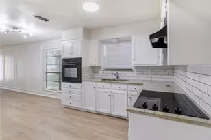 1620 Brown Trail, Hurst, TX 76054 - Photo 16