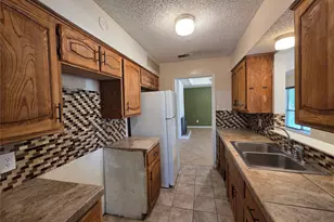 1613 S Bent Tree Trail, Grand Prairie, TX 75052 - Photo 8