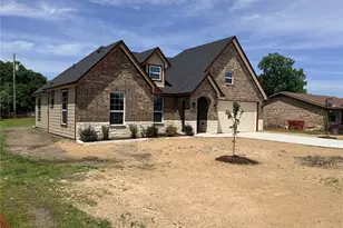 302 E Travis St, Leonard, TX 75452 - Photo 2