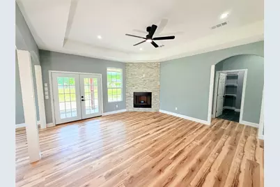 302 E Travis Street, Leonard, TX 75452 - Photo 4
