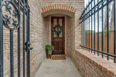 5620 Belmont Avenue #8, Dallas, TX 75206 - Photo 1