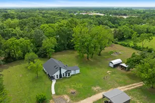 505 N Howison St, Bogata, TX 75417 - Photo 36