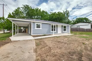 210 W Shelton St, Alvarado, TX 76009 - Photo 4