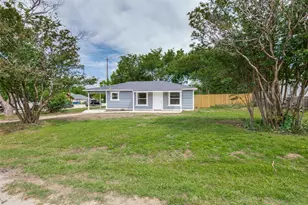 210 W Shelton St, Alvarado, TX 76009 - Photo 2
