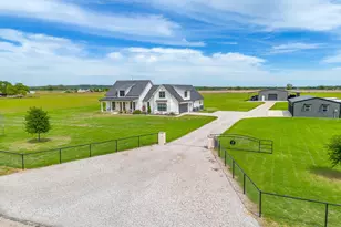 5520 Big Valley Cir, Lipan, TX 76462 - Photo 2