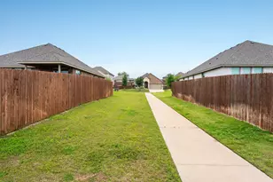 1715 Swale Ln, Granbury, TX 76049 - Photo 34