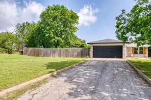 2268 Tanglewood St, Weatherford, TX 76085 - Photo 6