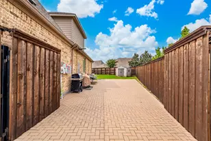 7600 Glenwick, The Colony, TX 75056 - Photo 2