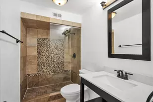 5926 Sandhurst Ln, Dallas, TX 75206 - Photo 16