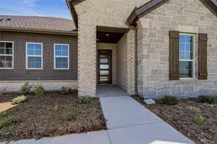 78 Aurora Ave, Valley View, TX 76272 - Photo 2