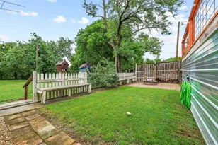 901 8th St, Honey Grove, TX 75446 - Photo 34