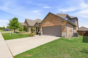 4727 Bluffview Dr, Haltom City, TX 76137 - Photo 6