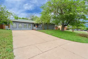 216 Rolling Hills Dr, Aledo, TX 76008 - Photo 2