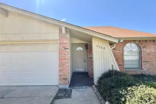2508 S Center Street S, Arlington, TX 76014 - Photo 2