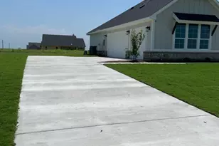 146 Aurora Ave, Valley View, TX 76272 - Photo 10