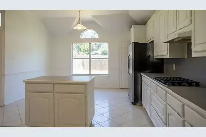 492 Shade Tree Circle, Hurst, TX 76054 - Photo 6