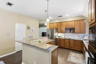 2638 Hidden Ridge Dr, Arlington, TX 76006 - Photo 8