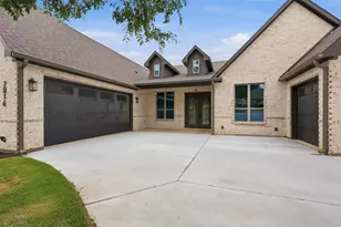 7016 Westover Dr, Granbury, TX 76049 - Photo 2