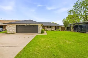 3702 Lake Vista Ct, Granbury, TX 76049 - Photo 4